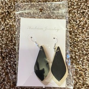 Leather earrings; diffuser earrings